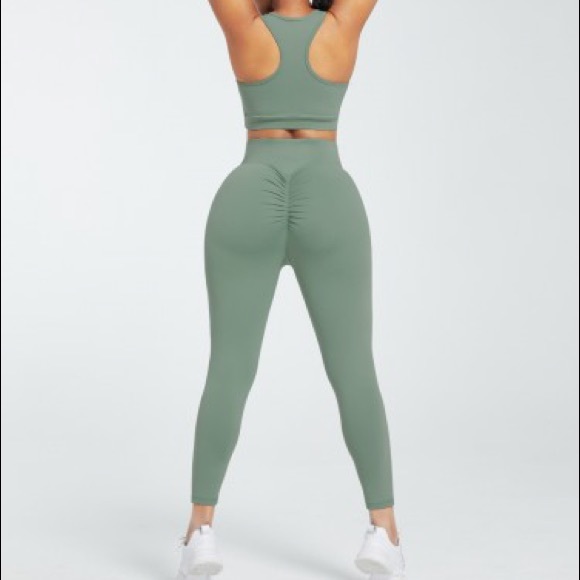 ✨workout set✨ - Picture 3 of 3